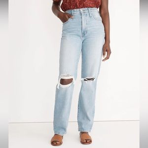 NWT Madewell Curvy Perfect Vintage Straight Jean in Danby Wash: Ripped Edition